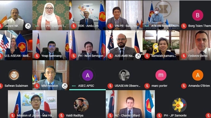 Đại sứ các nước thành viên Cấp cao Đông Á trao đổi kinh nghiệm phòng chống dịch Covid-19