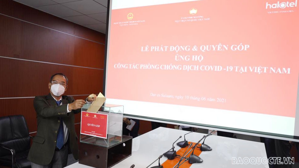 Đại sứ quán Việt Nam tại Tanzania, phối hợp với Công ty Halotel tổ chức lễ phát động và quyên góp ủng hộ Quỹ phòng, chống dịch Covid-19 Đại sứ quán Việt Nam tại Tanzania, phối hợp với Công ty Halotel tổ chức lễ phát động và quyên góp ủng hộ Quỹ phòng, chống dịch Covid-19