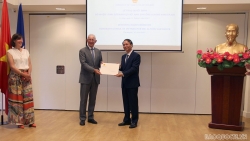 Trao quyết định bổ nhiệm Lãnh sự danh dự Việt Nam tại Rotterdam, Hà Lan