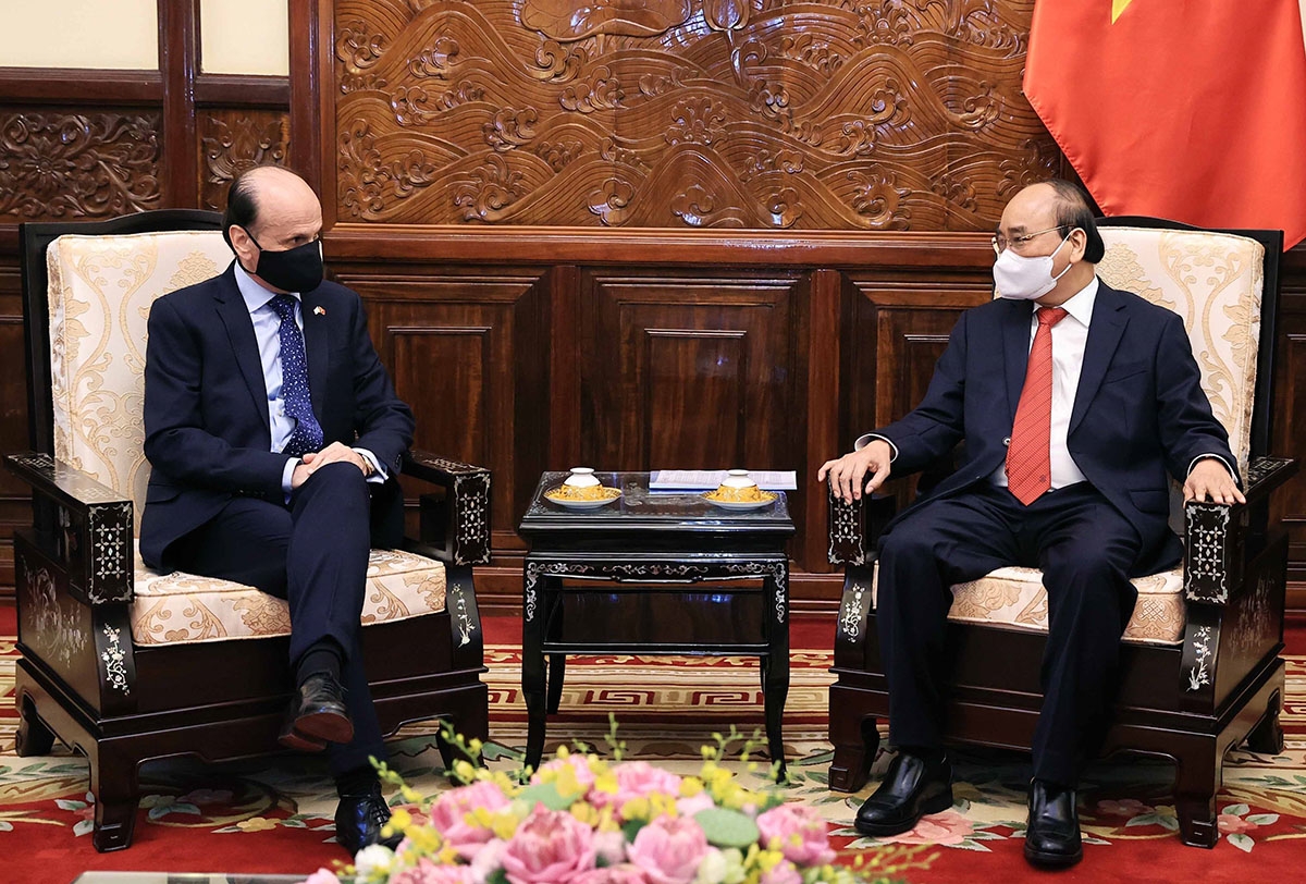 Chủ tịch nước Nguyễn Xuân Phúc tiếp các Đại sứ đến trình Quốc thư Chủ tịch nước Nguyễn Xuân Phúc tiếp các Đại sứ đến trình Quốc thư