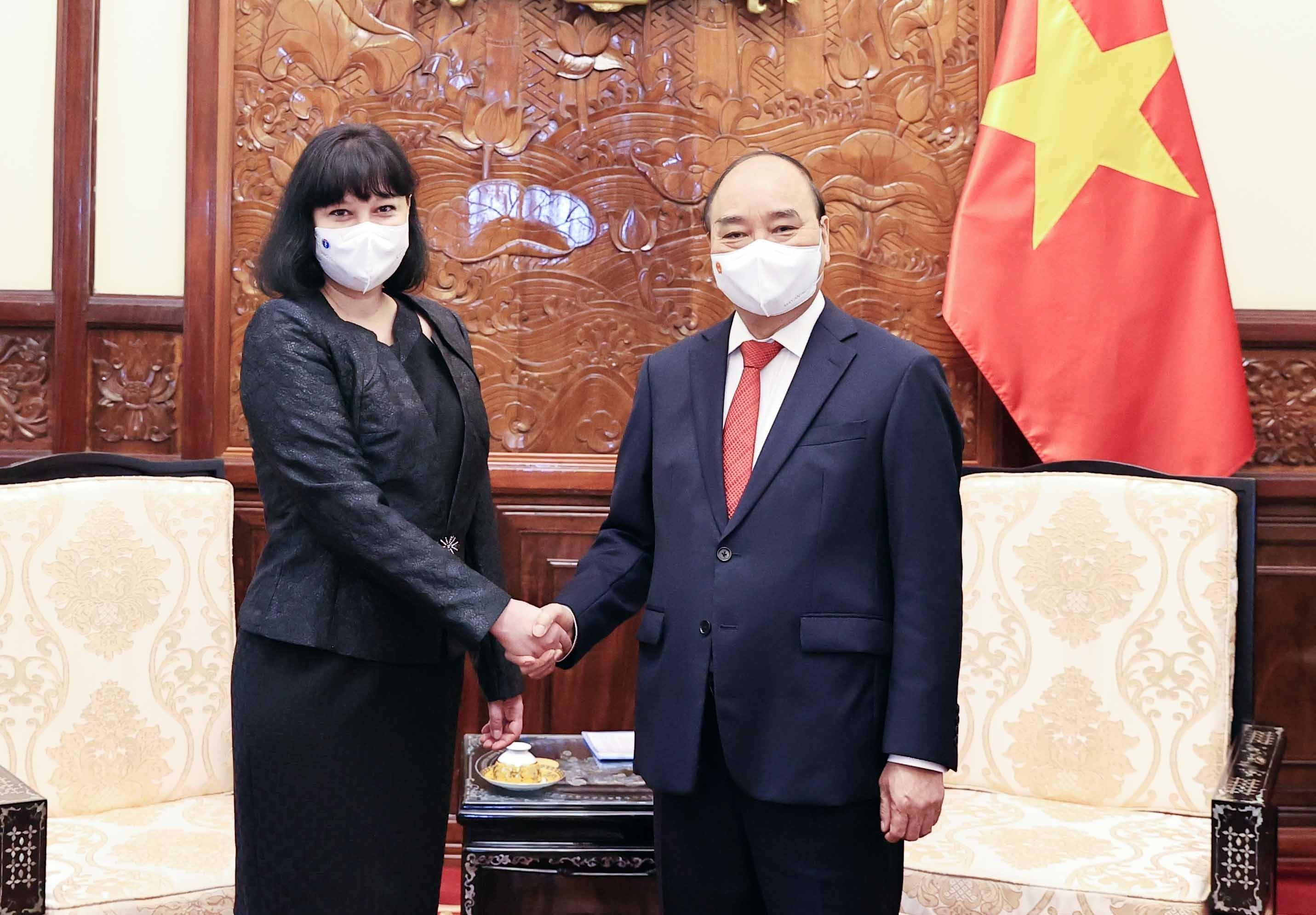 Chủ tịch nước Nguyễn Xuân Phúc tiếp các Đại sứ đến trình Quốc thư Chủ tịch nước Nguyễn Xuân Phúc tiếp các Đại sứ đến trình Quốc thư