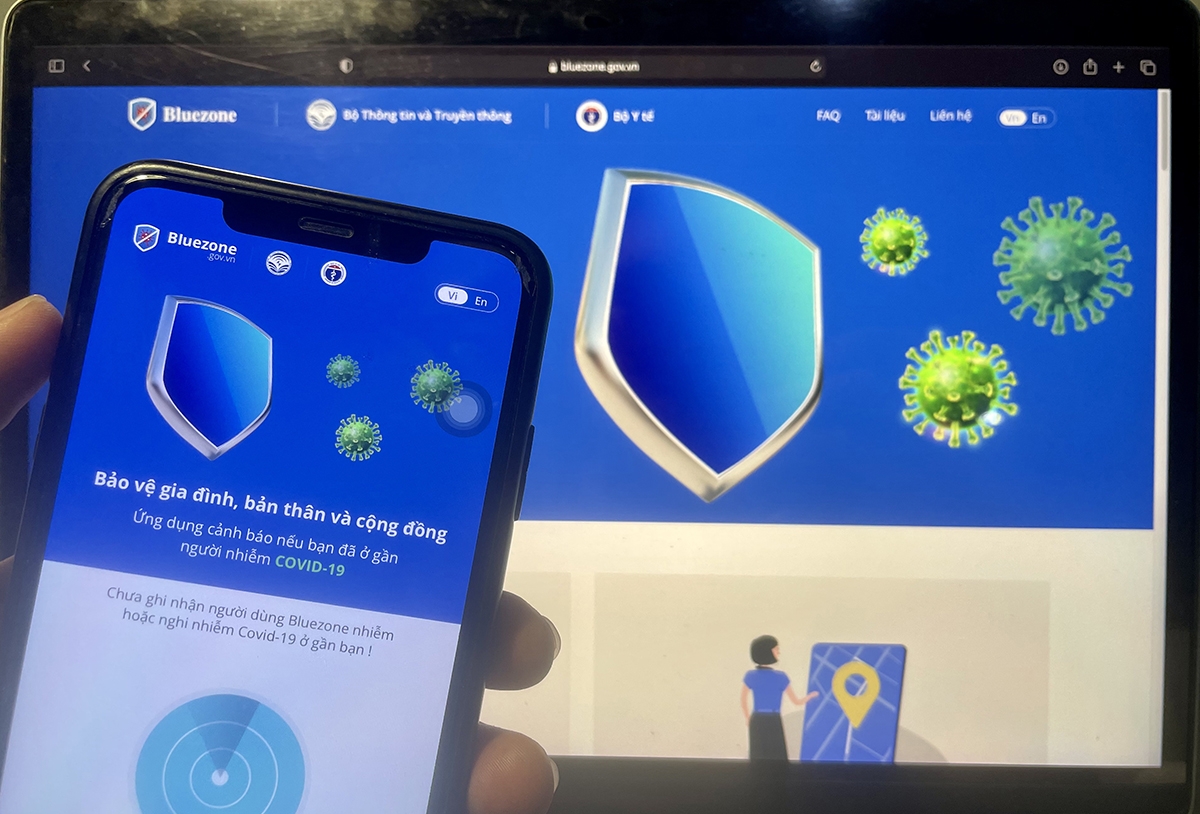 Bluezone được coi là “ứng dụng quốc dân” khi xuất hiện trên hàng triệu chiếc smartphone ở Việt Nam. (Ảnh: Duy Quang) Bluezone được coi là “ứng dụng quốc dân” khi xuất hiện trên hàng triệu chiếc smartphone ở Việt Nam. (Ảnh: Duy Quang)