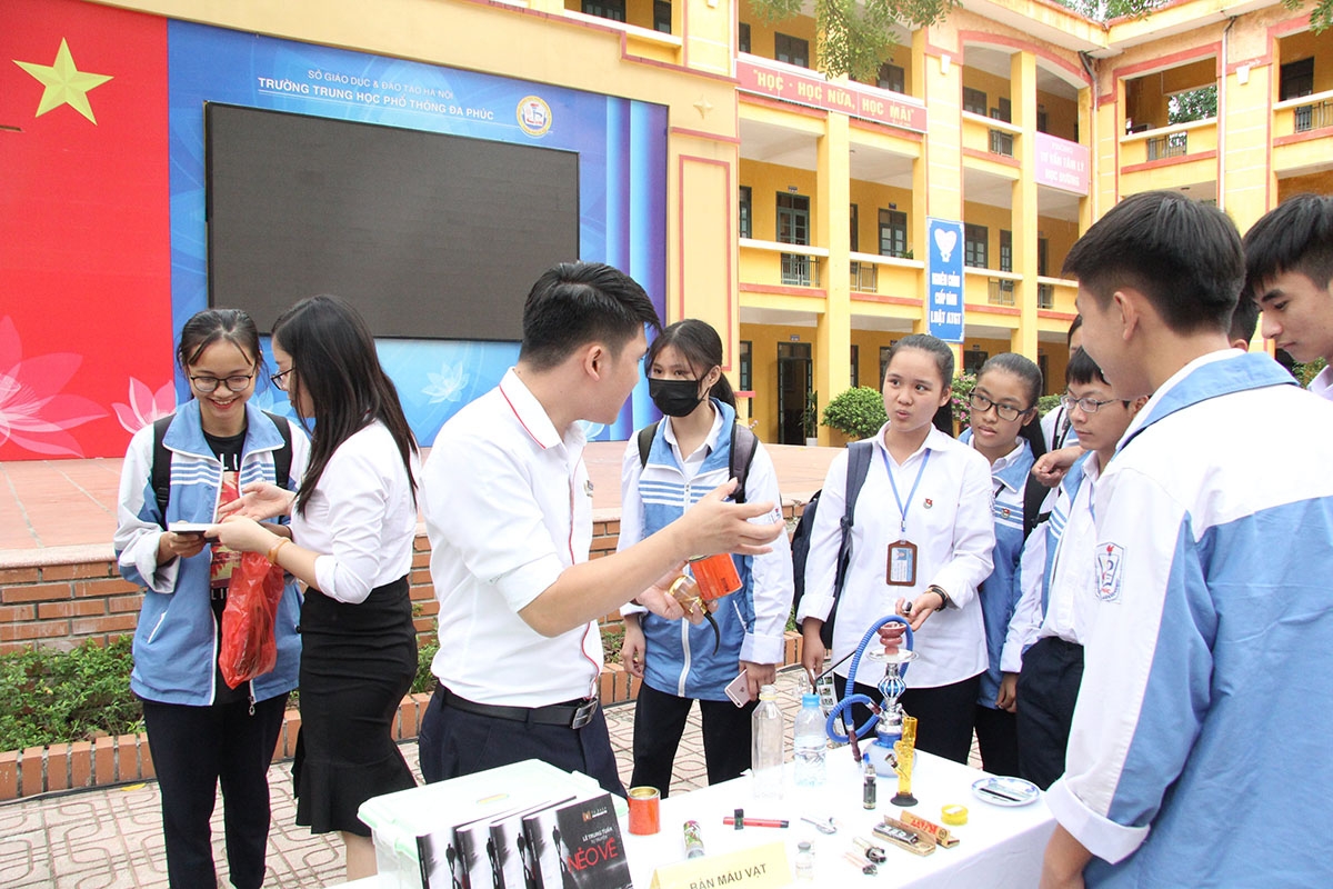 Công tác tuyên truyền và giáo dục phòng chống ma túy cần phải được đẩy mạnh và được xem là ưu tiên hàng đầu của mỗi quốc gia. Công tác tuyên truyền và giáo dục phòng chống ma túy cần phải được đẩy mạnh và được xem là ưu tiên hàng đầu của mỗi quốc gia.