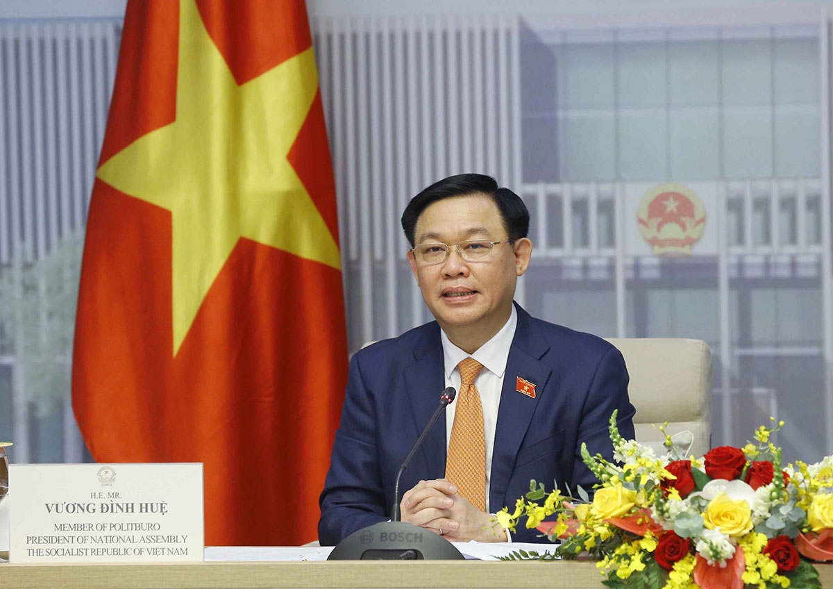 Chủ tịch Quốc hội Vương Đình Huệ phát biểu tại hội đàm trực tuyến với Chủ tịch Hạ viện Nhật Bản Oshima Tadamori. (Nguồn: TTXVN) Chủ tịch Quốc hội Vương Đình Huệ phát biểu tại hội đàm trực tuyến với Chủ tịch Hạ viện Nhật Bản Oshima Tadamori. (Nguồn: TTXVN)