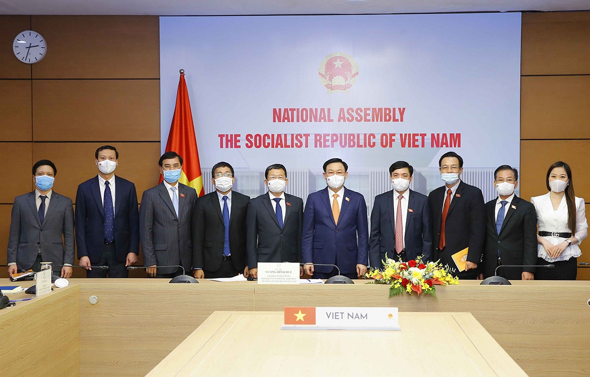 Nhật Bản sẽ tiếp tục hỗ trợ người dân Việt Nam vaccine phòng Covid-19 Nhật Bản sẽ tiếp tục hỗ trợ người dân Việt Nam vaccine phòng Covid-19