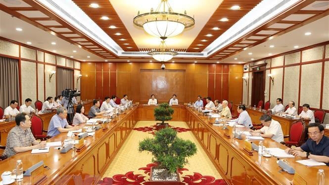 Bộ Chính trị họp cho ý kiến về một số chính sách hỗ trợ người lao động và người sử dụng lao động gặp khó khăn do đại dịch Covid-19. Bộ Chính trị họp cho ý kiến về một số chính sách hỗ trợ người lao động và người sử dụng lao động gặp khó khăn do đại dịch Covid-19.