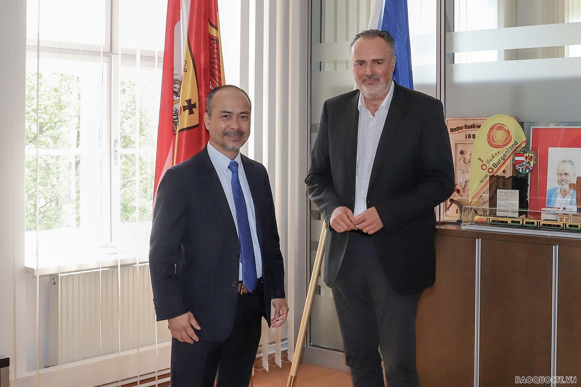 Đại sứ Nguyễn Trung Kiên và ông Peter Hans Doskozil, Thủ hiến bang Burgenland. (Nguồn: Land Burgenland)