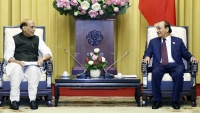 Chủ tịch nước Nguyễn Xuân Phúc tiếp Bộ trưởng Quốc phòng Ấn Độ Rajnath Singh