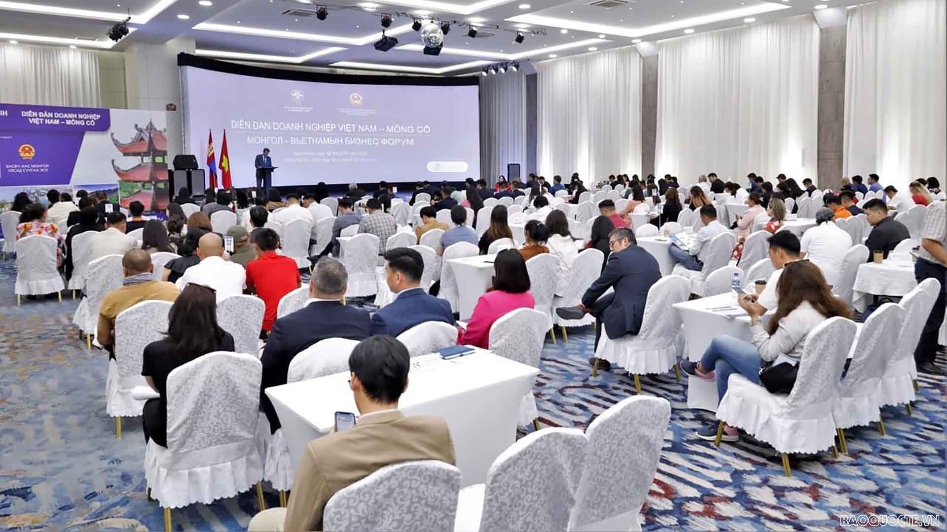 Quang cảnh Diễn đàn.