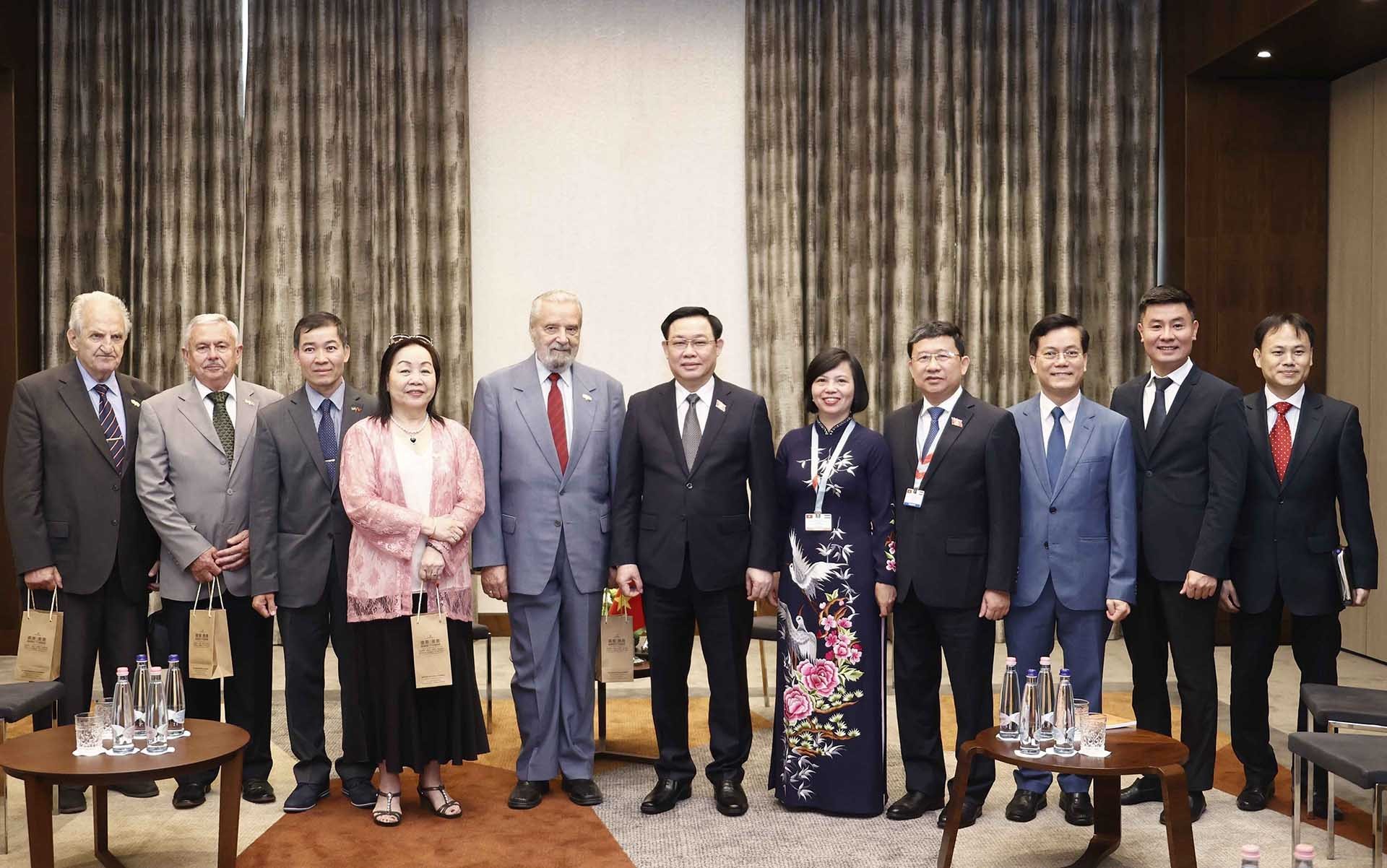 Chủ tịch Quốc hội: Việt Nam luôn ghi nhớ, trân trọng sự giúp đỡ và ủng hộ quý báu của Hungary