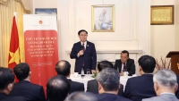 Chủ tịch Quốc hội Vương Đình Huệ thăm Đại sứ quán và gặp gỡ cộng đồng người Việt tại Vương quốc Anh