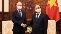 Chủ tịch nước Nguyễn Xuân Phúc tiếp Đại sứ các nước Thái Lan, Chile, Cuba, Liên bang Nga trình Thư ủy nhiệm