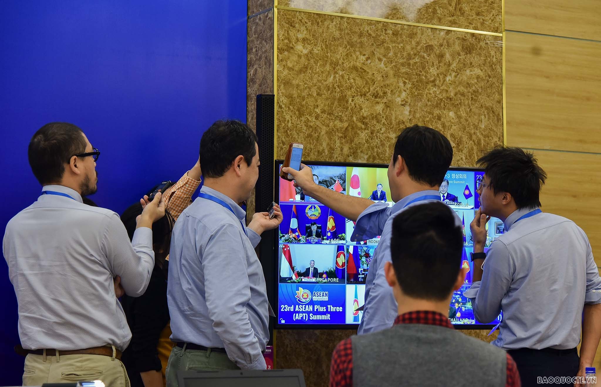 Chuyển đổi số trong thông tin đối ngoại: Khi nhiệm vụ thuộc về ‘người đánh chiêng’ Chuyển đổi số trong thông tin đối ngoại: Khi nhiệm vụ thuộc về ‘người đánh chiêng’