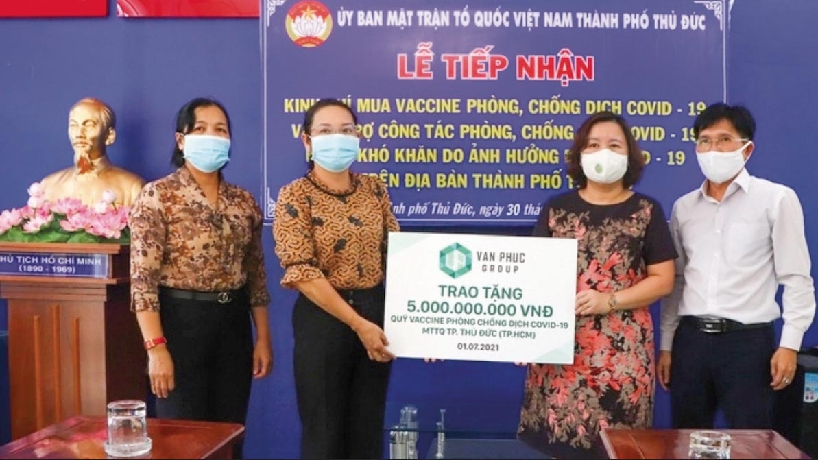 Van Phuc Group: Tặng máy xét nghiệm Covid-19 tự động cho hai bệnh viện của TP. Thủ Đức