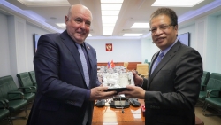 Việt Nam đề nghị Thượng viện Nga thúc đẩy hỗ trợ chuyển giao công nghệ sản xuất vaccine