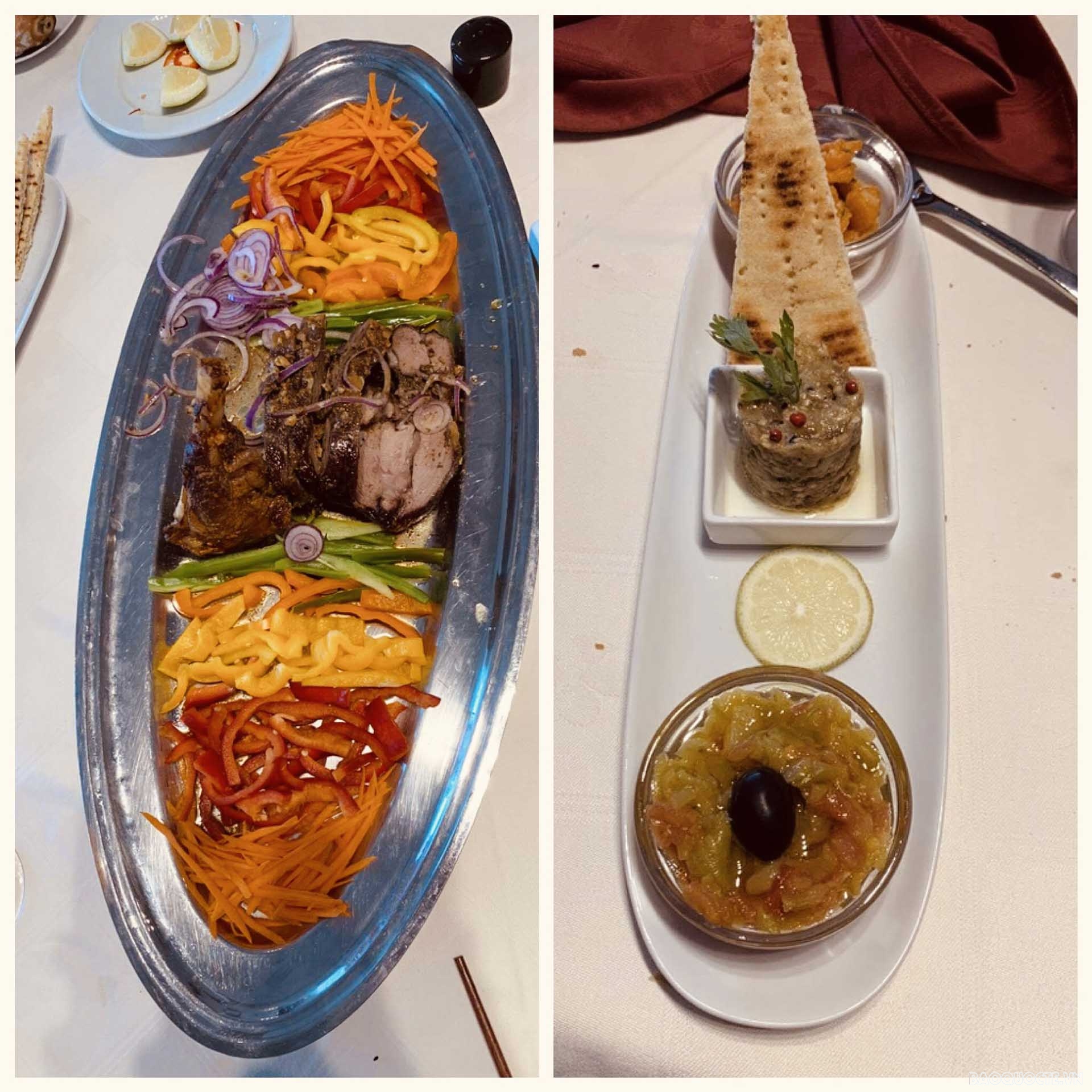 Món mechoui (thịt cừu non nướng lò) và món salad hamis. Món mechoui (thịt cừu non nướng lò) và món salad hamis.