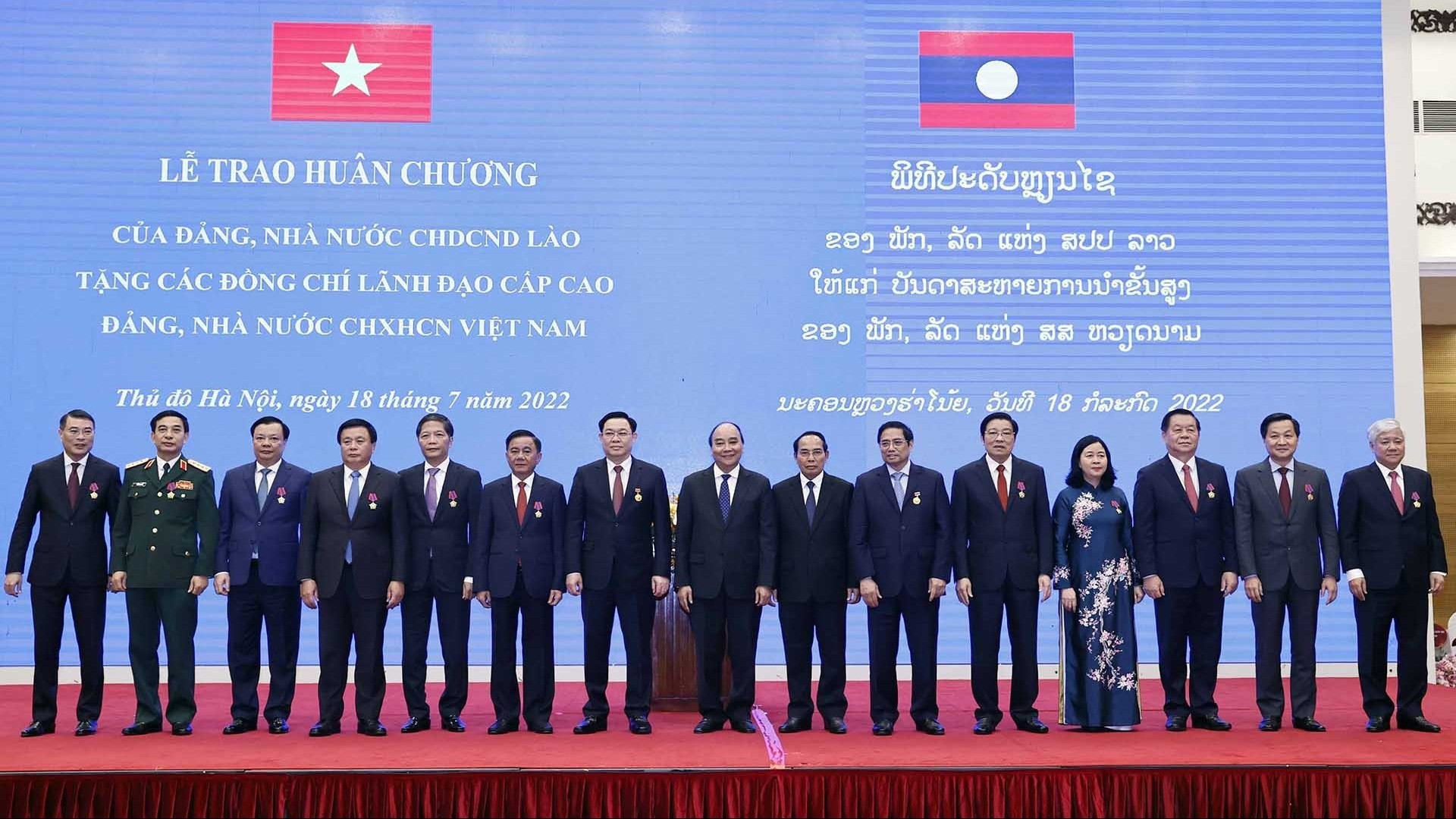 Để tình nghĩa Việt-Lào mãi mãi vững bền hơn núi, hơn sông