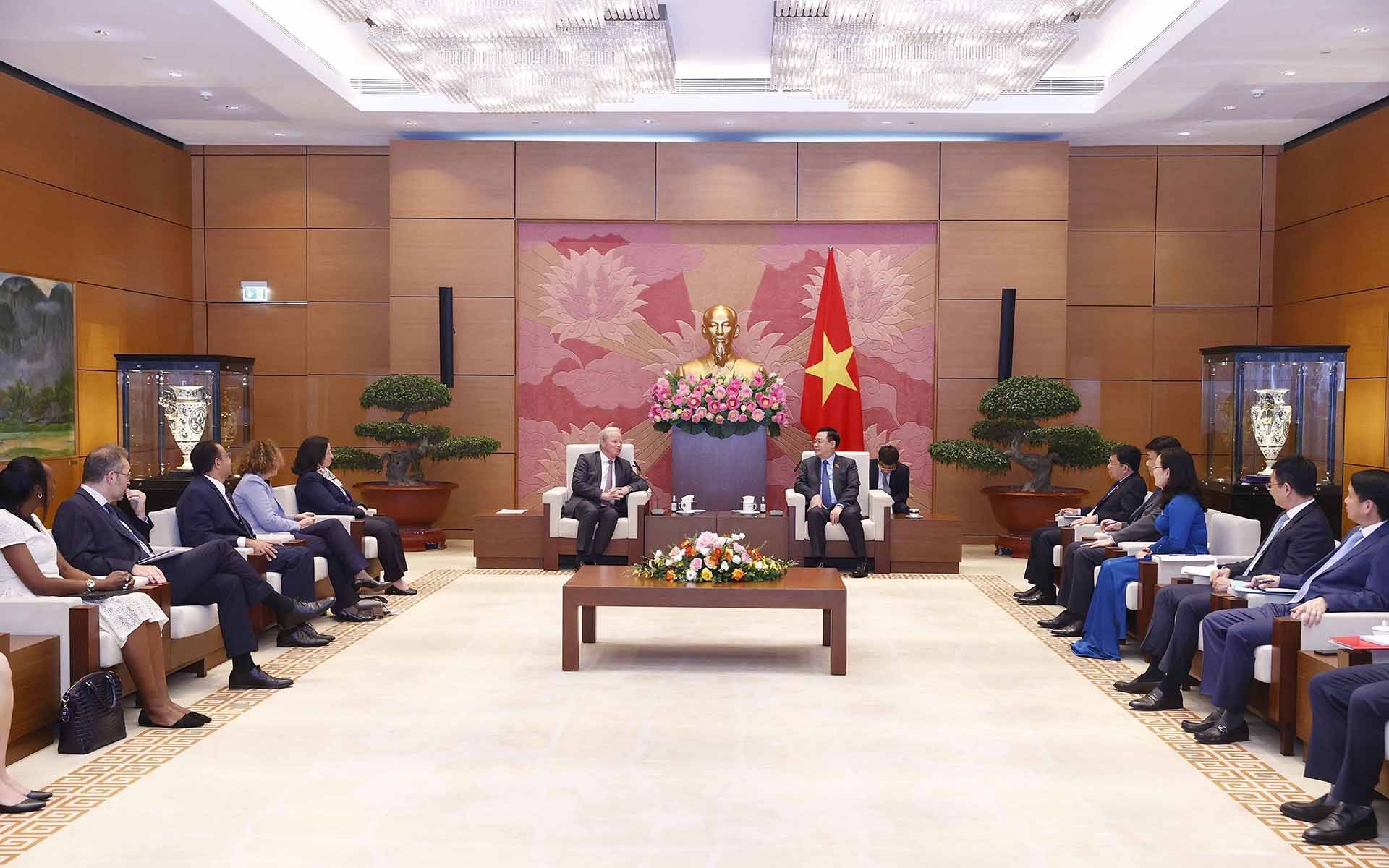 Chủ tịch Quốc hội Vương Đình Huệ tiếp Tổng giám đốc Điều hành Ngân hàng Thế giới