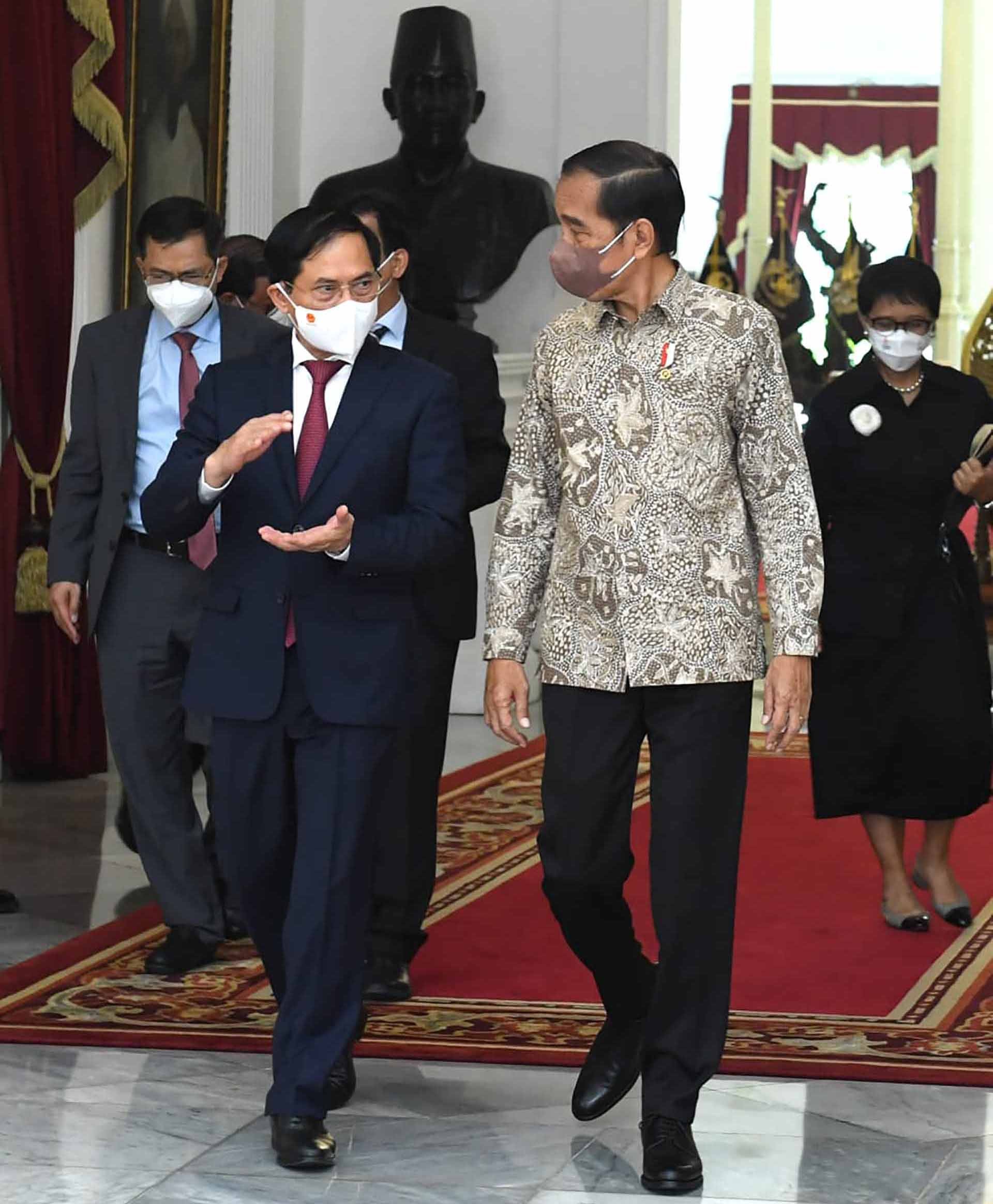 Tổng thống Indonesia Joko Widodo tiếp Bộ trưởng Ngoại giao Bùi Thanh Sơn. (Nguồn: Phủ Tổng thống Indonesia)