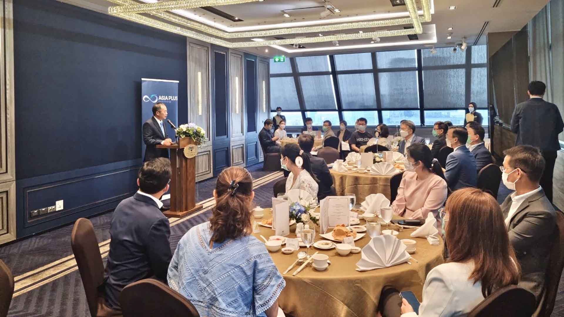 Toàn cảnh buổi gặp gỡ. Toàn cảnh buổi gặp gỡ.