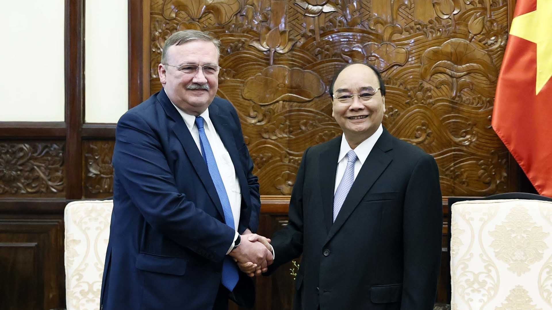 Chủ tịch nước Nguyễn Xuân Phúc tiếp Đại sứ Hungary chào từ biệt kết thúc nhiệm kỳ