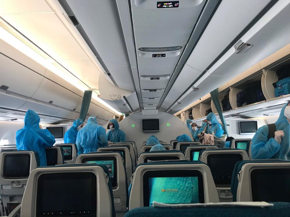 them gan 280 cong dan viet nam tu anh va mot so nuoc chau au ve nuoc 1