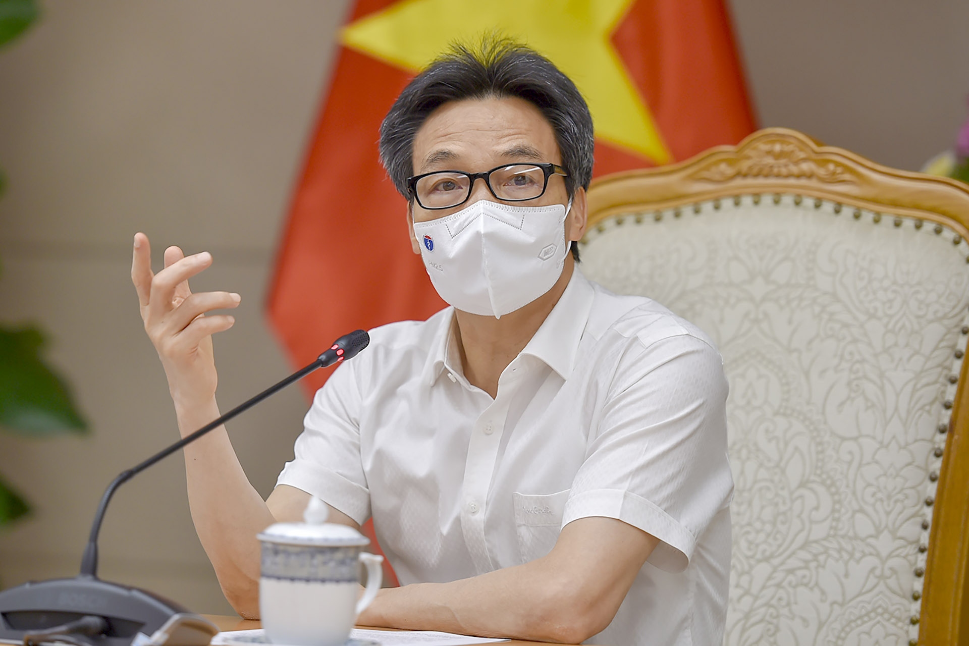 Phó Thủ tướng Vũ Đức Đam chủ trì cuộc họp về công tác phòng, chống dịch Covid-19, chiều 31/7. (Nguồn: VGP)