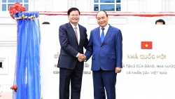 Vun đắp tình anh em Việt-Lào, cùng chia sẻ một tương lai chung