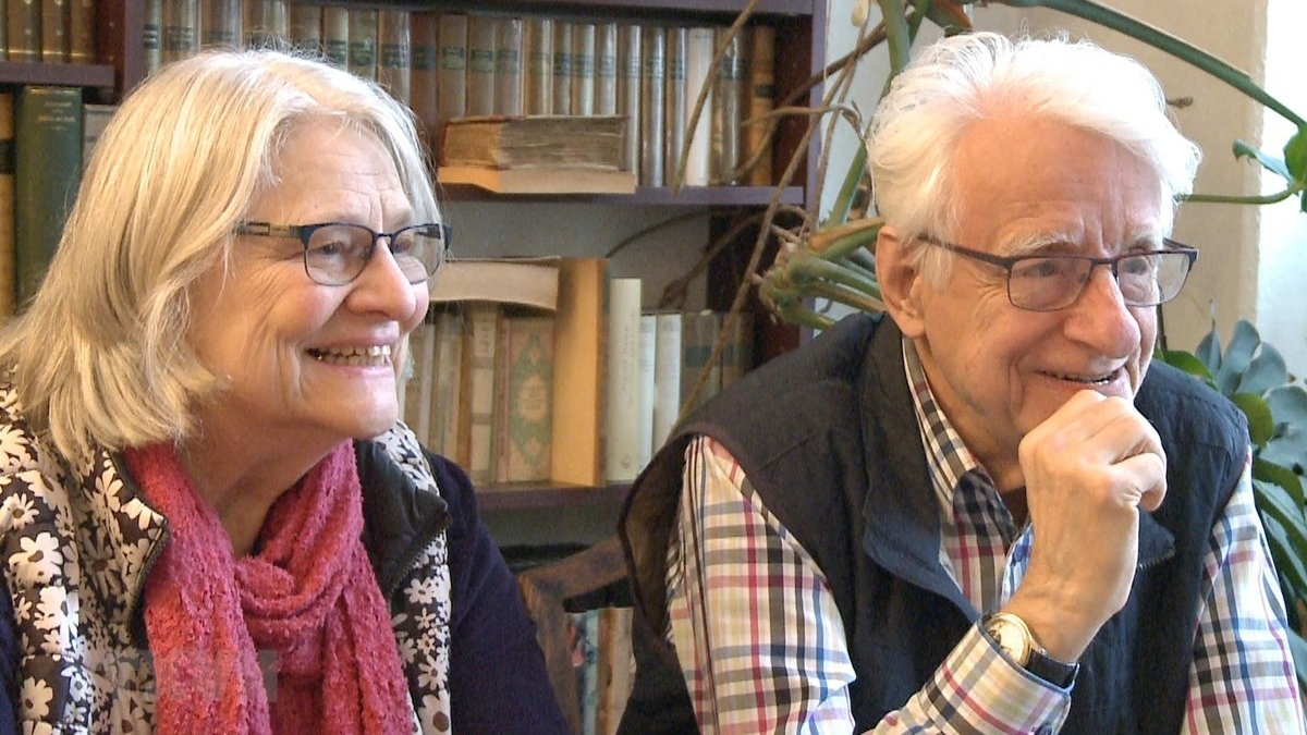 Giáo sư Günter Giesenfeld chuyển ngữ sang tiếng Đức toàn văn bài viết của Tổng Bí thư Nguyễn Phú Trọng