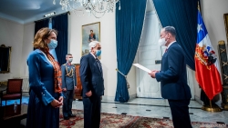 Đại sứ Phạm Trường Giang trình Thư ủy nhiệm lên Tổng thống Chile Sebastian Piñera Echenique