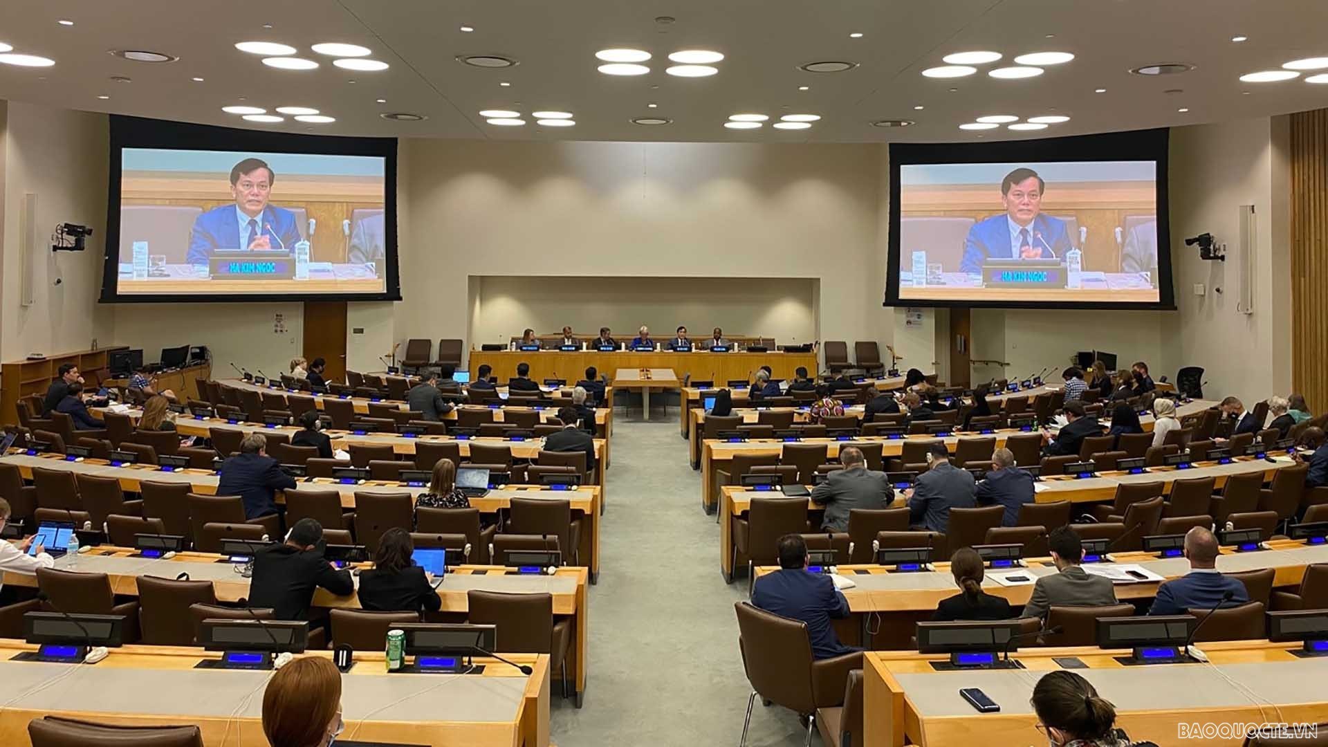 Các hoạt động của Thứ trưởng Hà Kim Ngọc bên lề Hội nghị kiểm điểm Hiệp ước Không phổ biến vũ khí hạt nhân