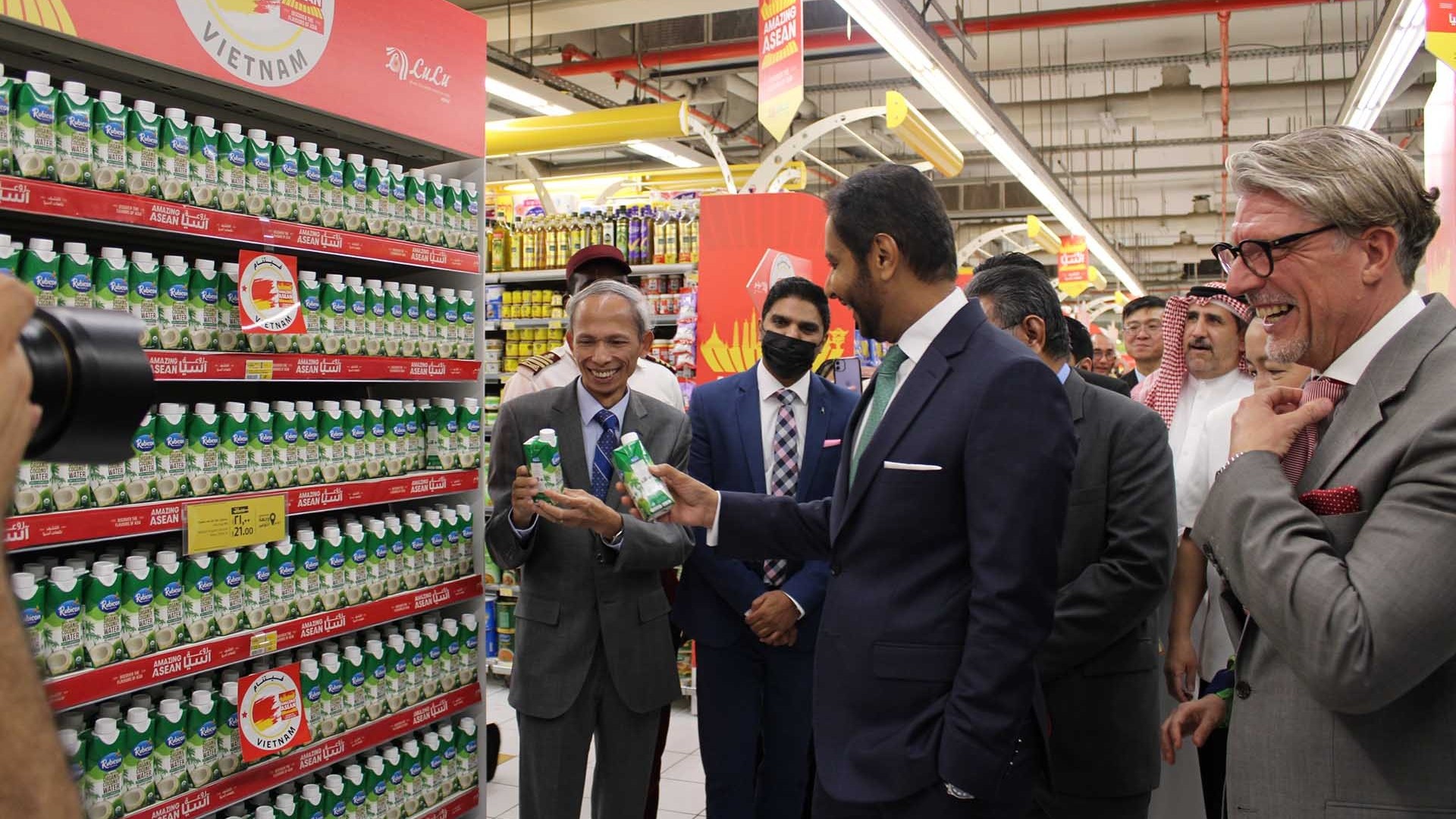 Đại sứ quán Việt Nam và các nước ASEAN tổ chức tuần lễ Amazing ASEAN 2022 tại siêu thị Lulu, Riyadh