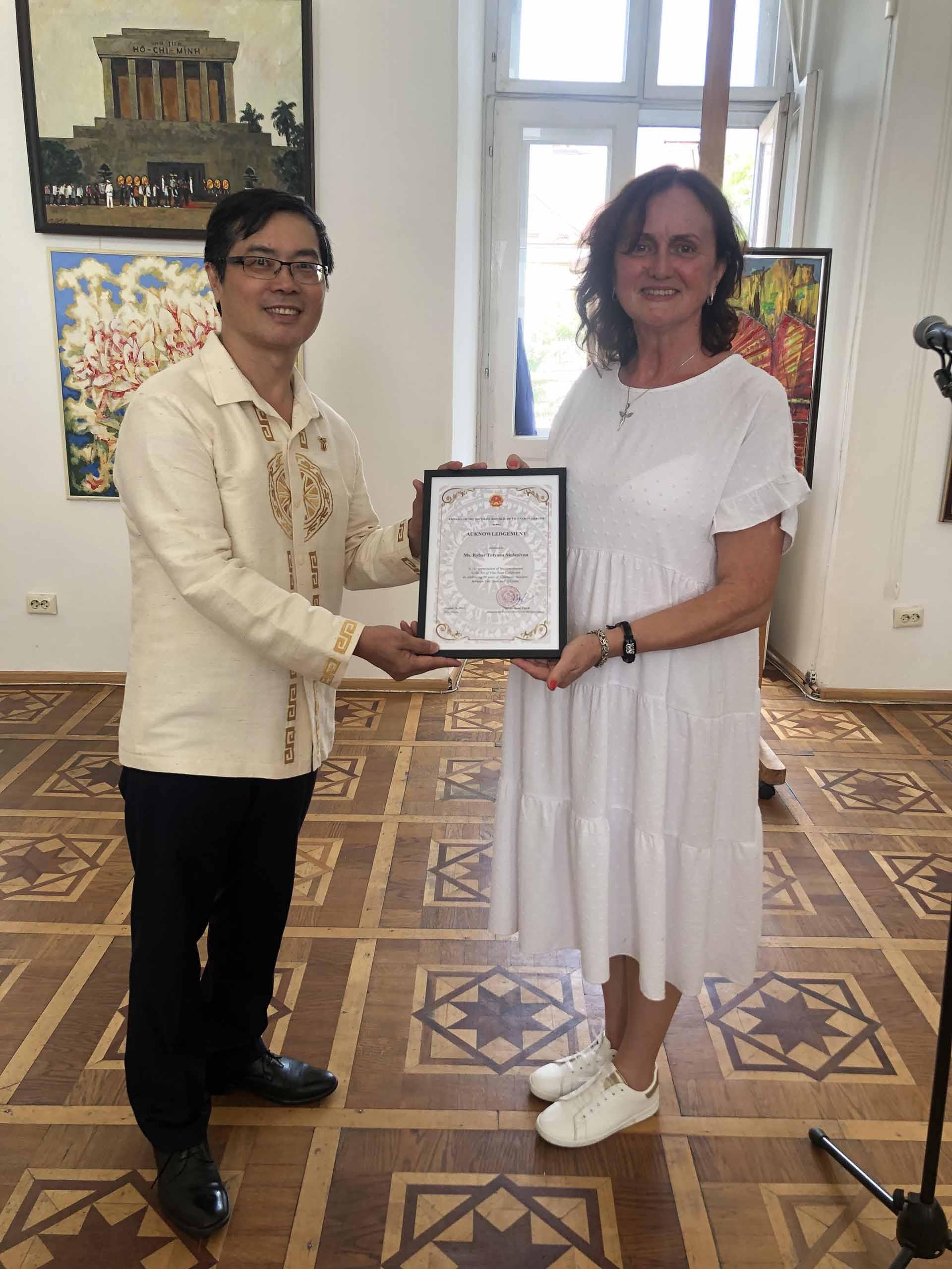 Khai mạc triển lãm tranh Việt Nam tại Uzgorod, Ukraine