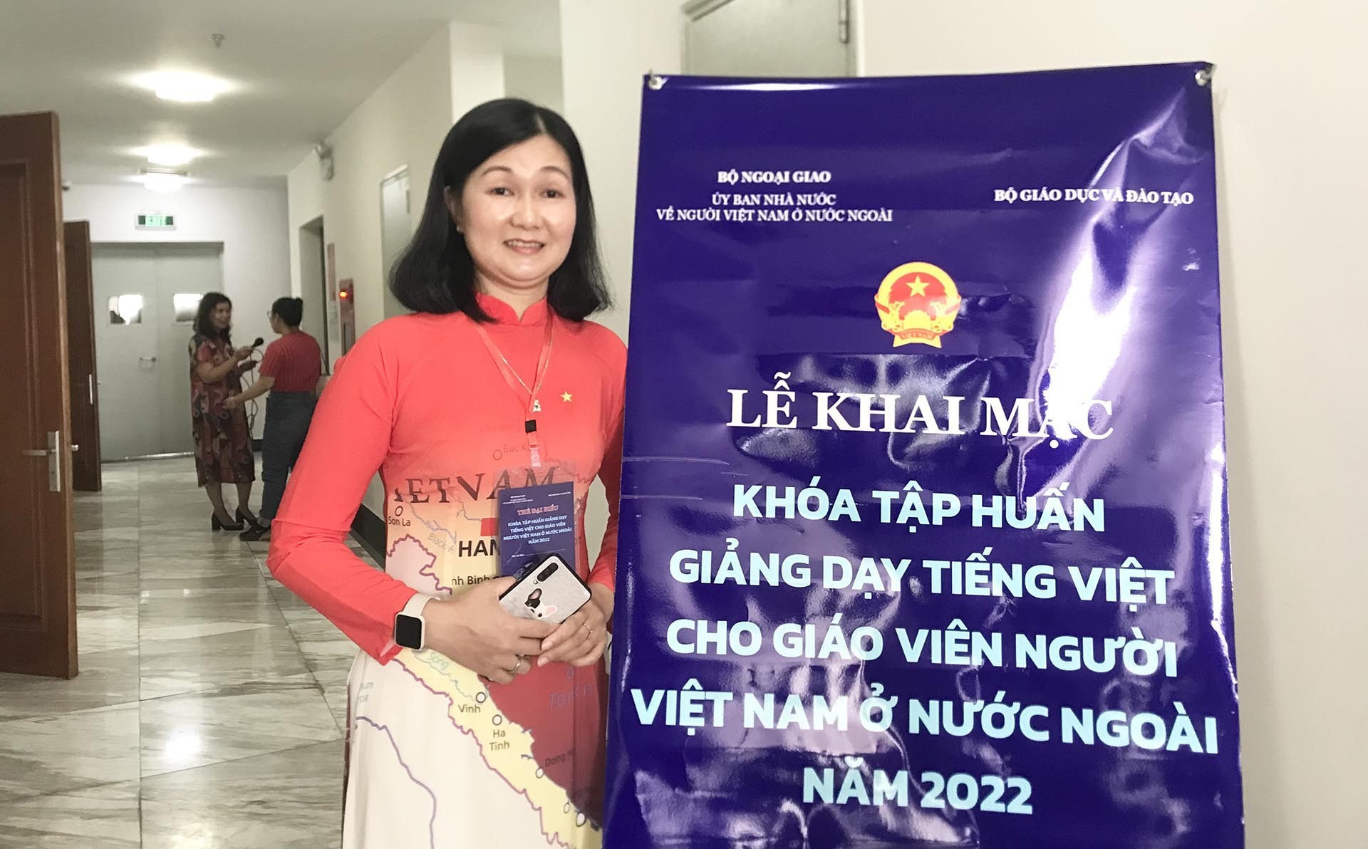 Cô giáo Nguyễn Trà Mai về từ Đài Loan (Trung Quốc). (Ảnh: An Bình)