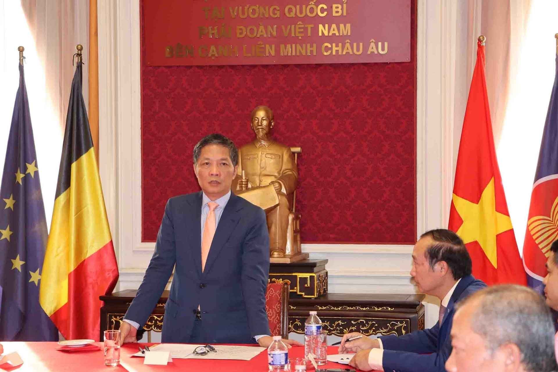 Trưởng Ban Kinh tế Trung ương Trần Tuấn Anh thăm và làm việc tại Bỉ và EU