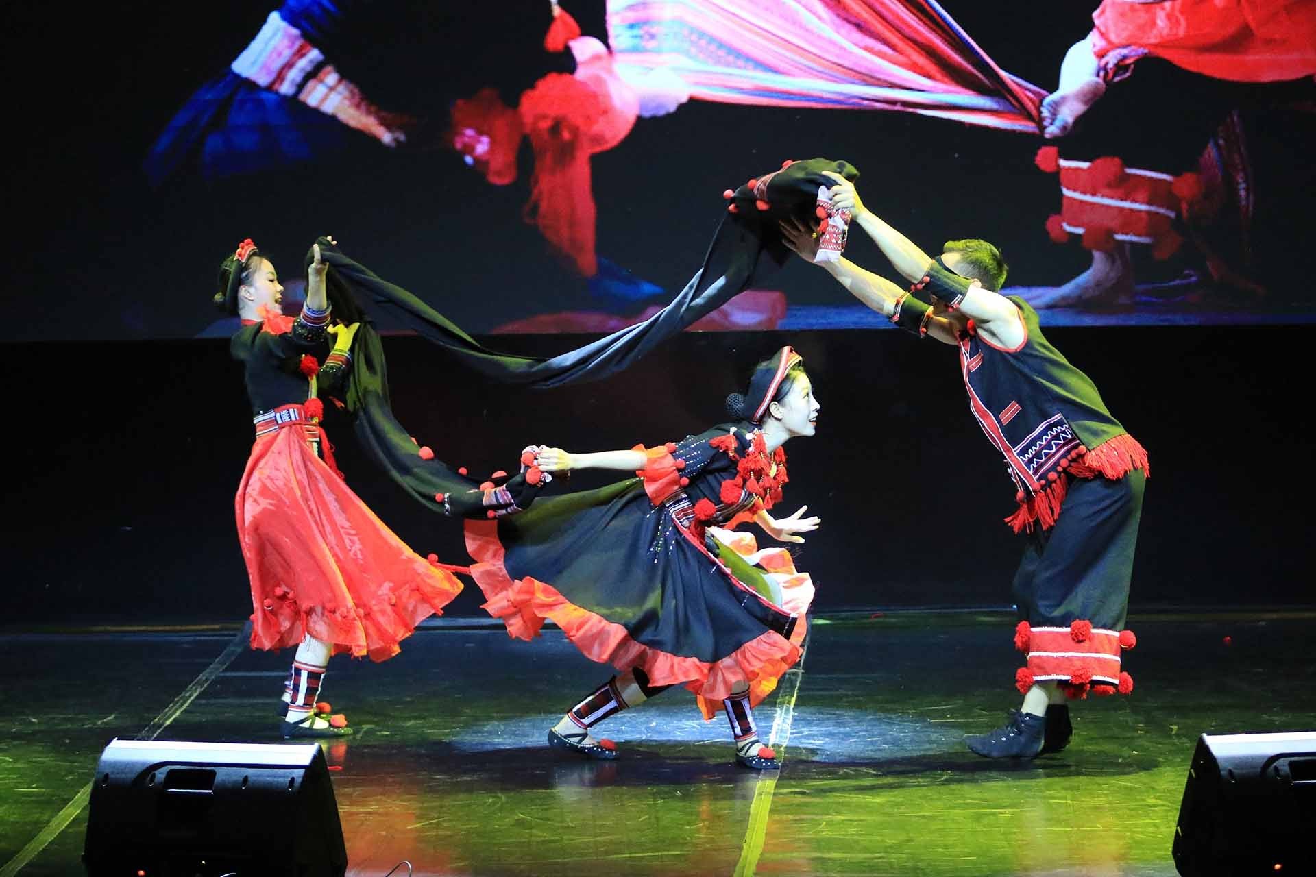 Chương trình nghệ thuật Giai điệu Tổ quốc tại Liên bang Nga Chương trình nghệ thuật Giai điệu Tổ quốc tại Liên bang Nga