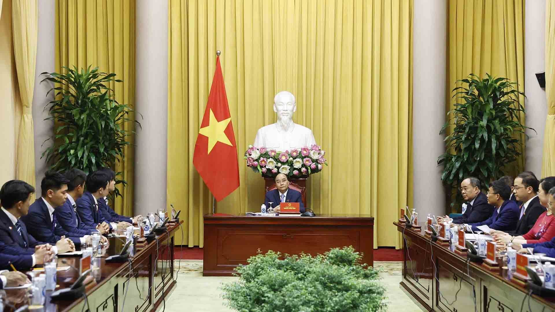 Chủ tịch nước Nguyễn Xuân Phúc tiếp các đại biểu Ban Thanh niên, Đảng Dân chủ Tự do Nhật Bản. (Nguồn: TTXVN)