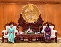 Thắt chặt hơn nữa tình đoàn kết, gắn bó giữa cán bộ nữ hai Bộ Ngoại giao Việt-Lào