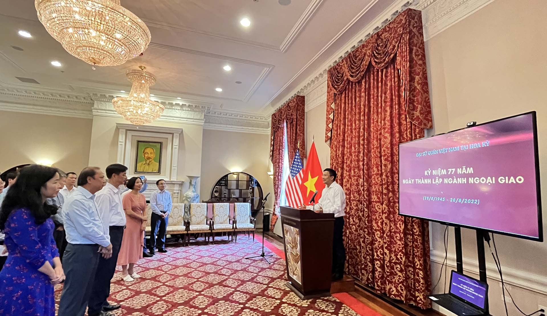 Thứ trưởng Thường trực Bộ Ngoại giao Nguyễn Minh Vũ phát biểu tại sự kiện.