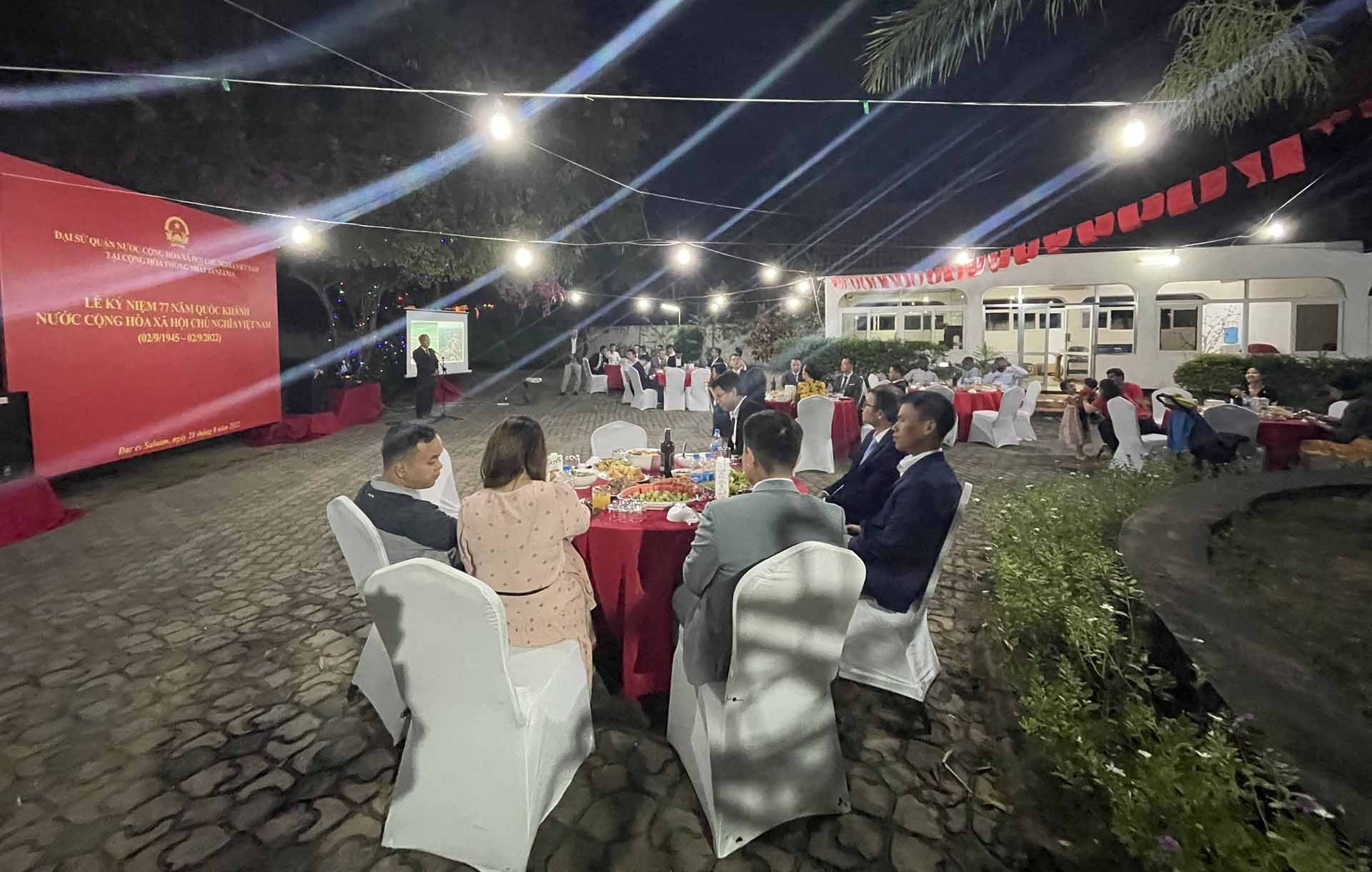 Toàn cảnh sự kiện.