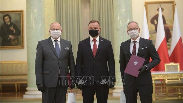 Điện mừng Bộ trưởng Ngoại giao nước Cộng hòa Ba Lan