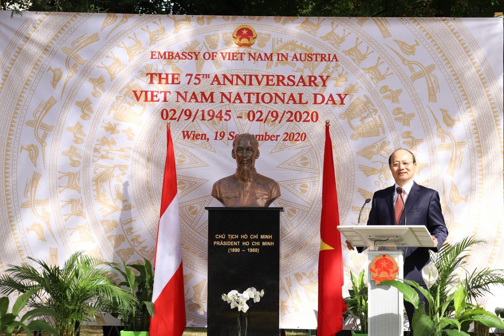Đại sứ quán Việt Nam tại Áo tổ chức Lễ kỷ niệm 75 năm Quốc khánh Việt Nam dai su quan viet nam tai ao to chuc le ky niem 75 nam quoc khanh viet nam