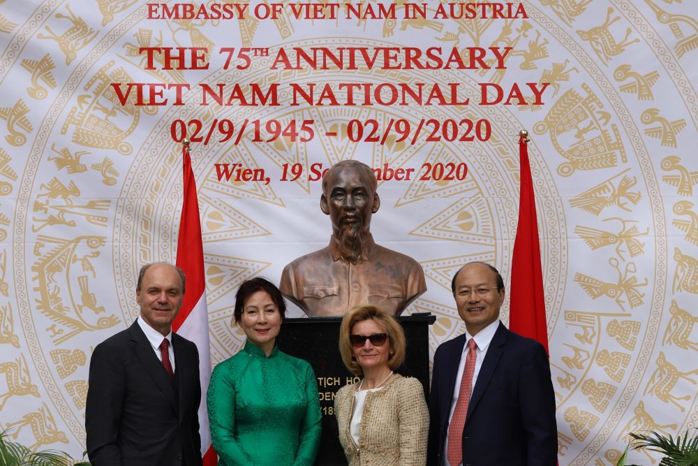 Đại sứ quán Việt Nam tại Áo tổ chức Lễ kỷ niệm 75 năm Quốc khánh Việt Nam dai su quan viet nam tai ao to chuc le ky niem 75 nam quoc khanh viet nam