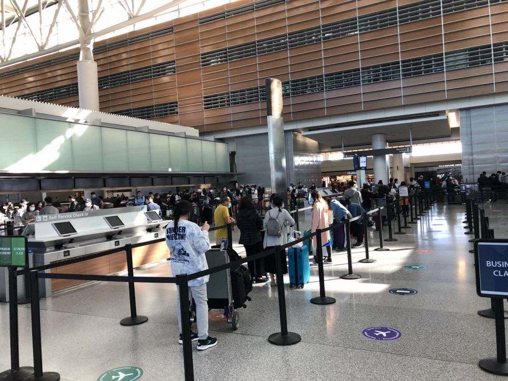 Hơn 350 công dân Việt Nam từ Hoa Kỳ và Nhật Bản về đến sân bay Vân Đồn an toàn Dịch Covid-19: Hơn 350 công dân Việt Nam từ Hoa Kỳ và Nhật Bản về đến sân bay Vân Đồn an toàn