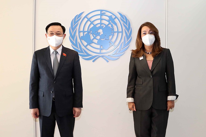 Chủ tịch Quốc hội Vương Đình Huệ làm việc với bà Ghada Fathi Waly, Giám đốc điều hành Văn phòng Liên hợp quốc tại Vienna (UNOV). (Nguồn: TTXVN)