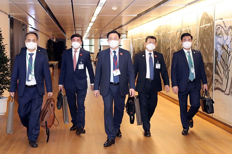 Chủ tịch Quốc hội Vương Đình Huệ tới dự Lễ khai mạc Hội nghị các Chủ tịch Quốc hội thế giới lần thứ 5. (Nguồn: TTXVN) Chủ tịch Quốc hội Vương Đình Huệ tới dự Lễ khai mạc Hội nghị các Chủ tịch Quốc hội thế giới lần thứ 5. (Nguồn: TTXVN)