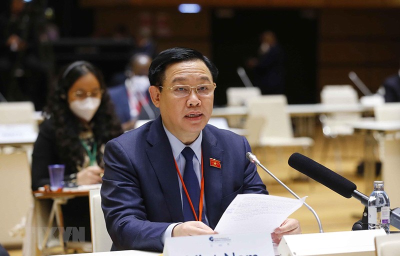 Chủ tịch Quốc hội Vương Đình Huệ và gần 70 giờ tại Vienna Chủ tịch Quốc hội Vương Đình Huệ và gần 70 giờ tại Vienna