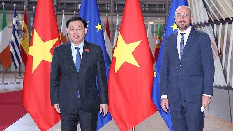 Chủ tịch Quốc hội Vương Đình Huệ hội kiến Chủ tịch Hội đồng châu Âu Charles Michel