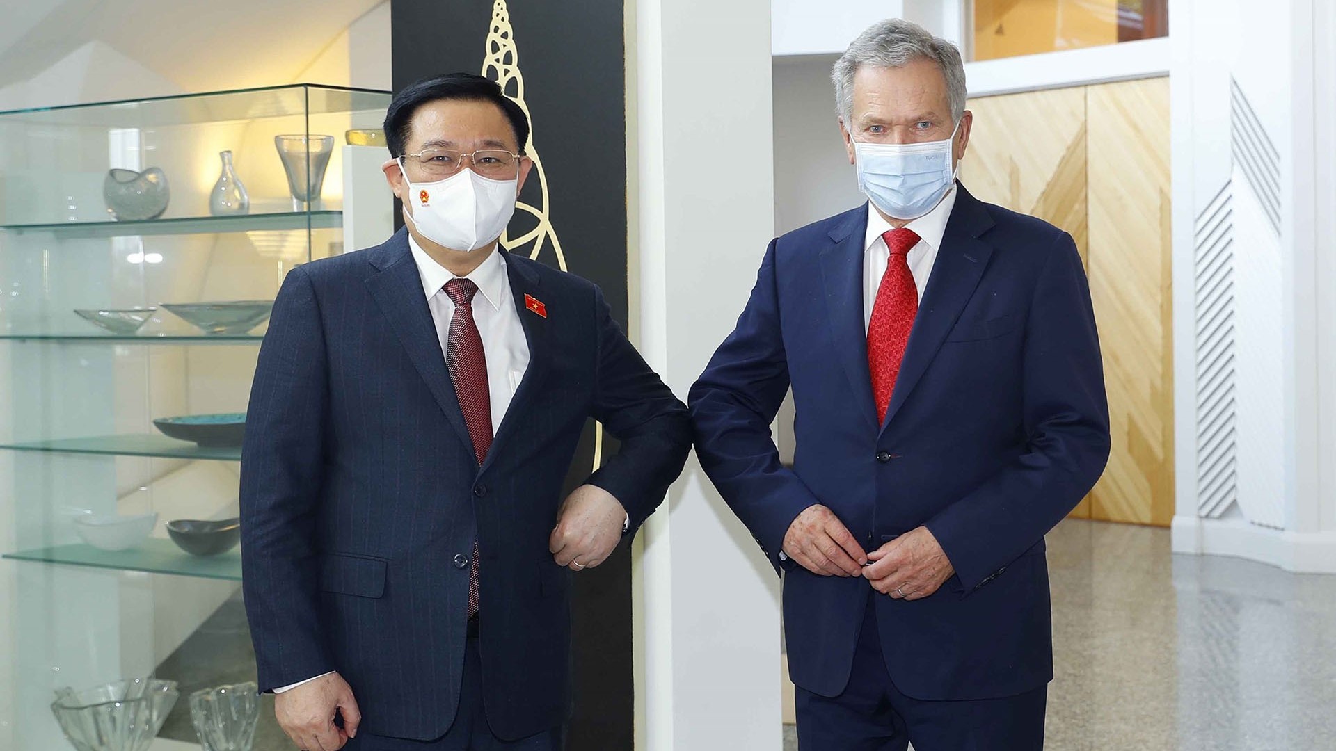 Chủ tịch Quốc hội Vương Đình Huệ hội kiến Tổng thống Phần Lan Sauli Niinisto