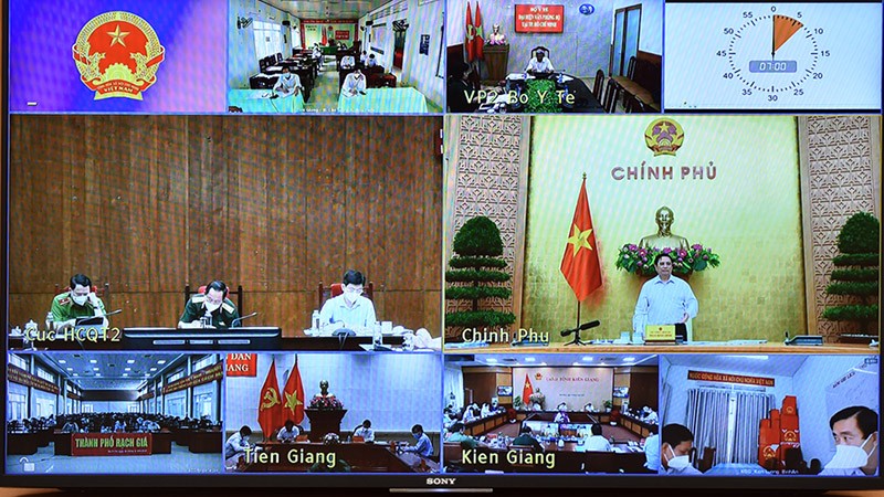 Dự họp tại đầu cầu các địa phương có Bí thư cấp ủy, Chủ tịch UBND các cấp và các ngành, đơn vị liên quan. (Nguồn VGP)